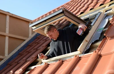 Pose de fenêtres de toit Velux à Comps